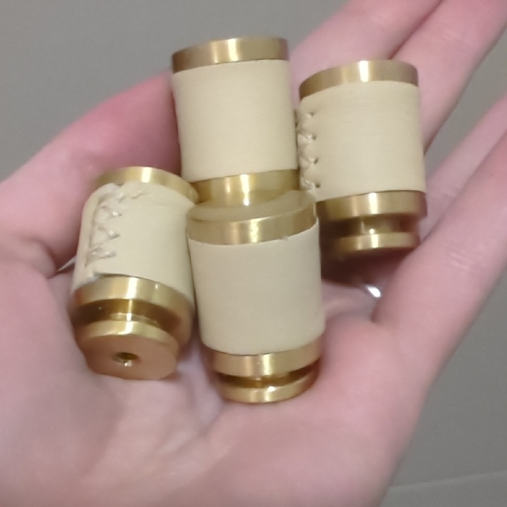 (4) Furniture Knobs Accessory - Picture 2 of 3